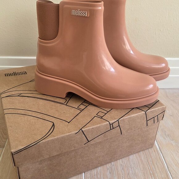 MELISSA Chelsea Boot ZIZE 9 - Picture 2 of 8